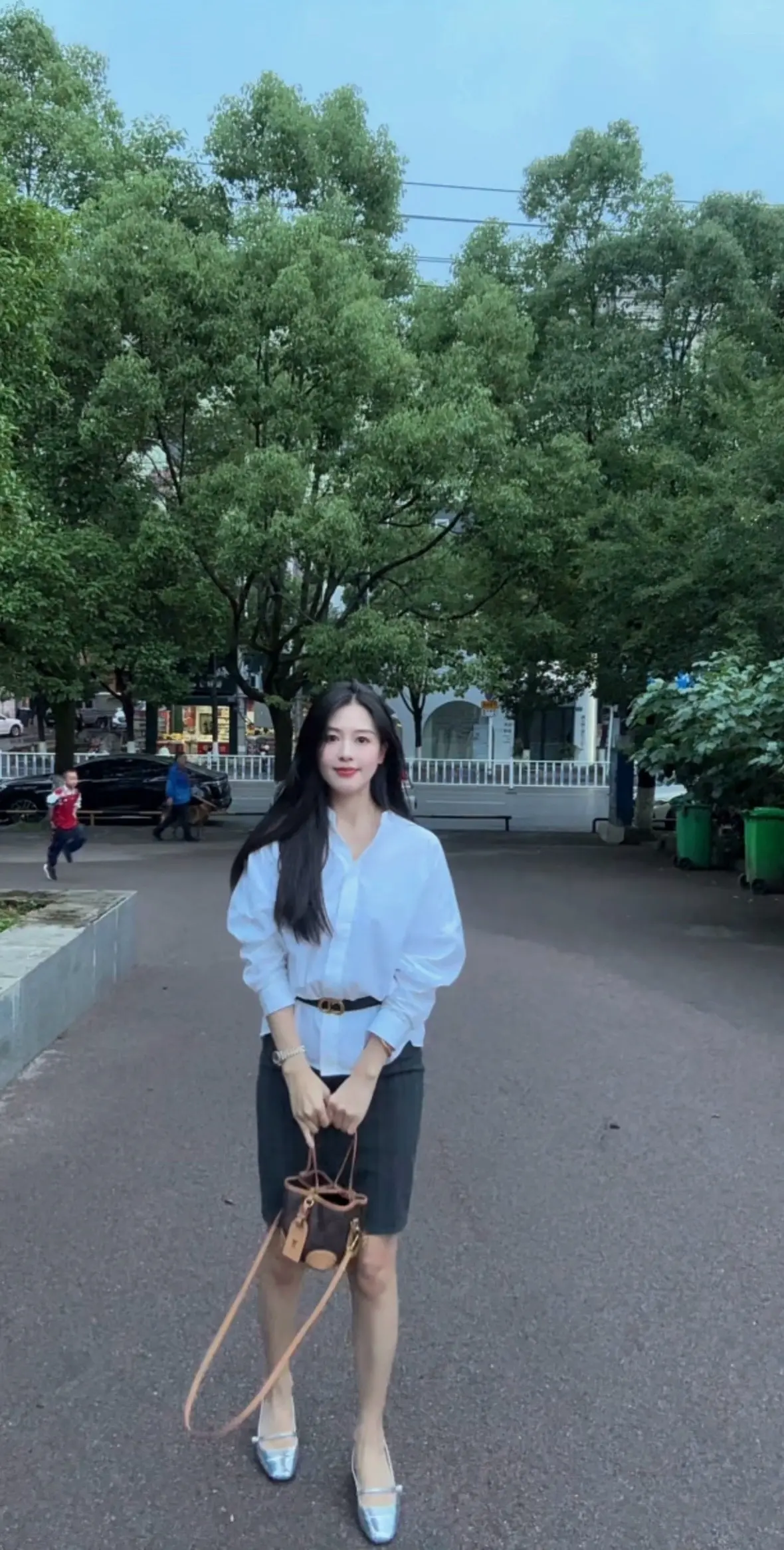 人到了一定年龄 就会放弃无效社交 和幼态审美 做成熟稳重的气质女人