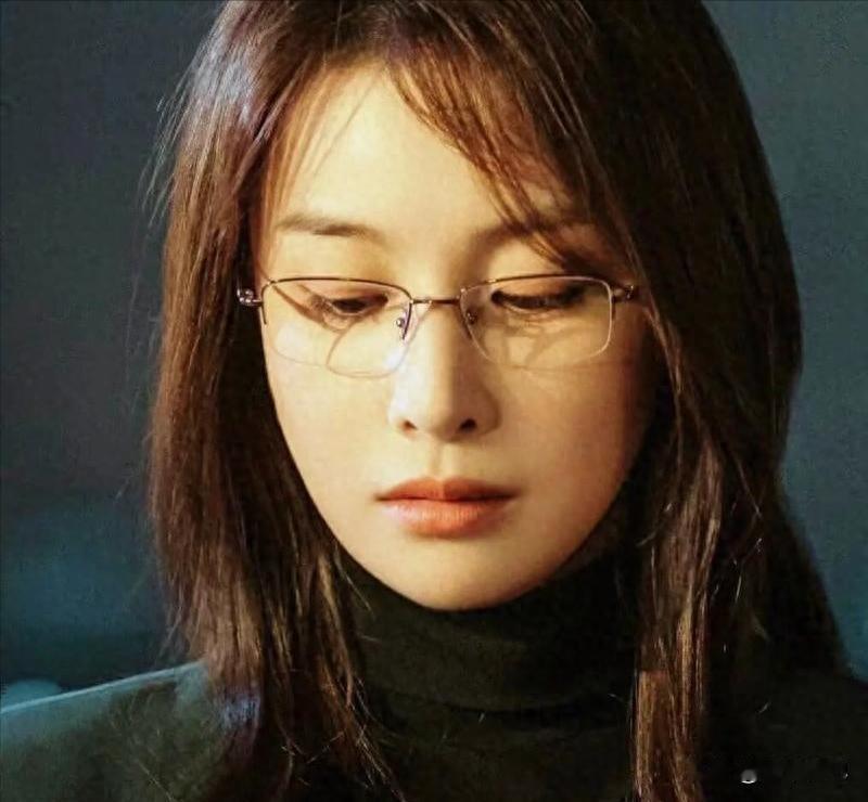 女演员两次搭档于和伟未走红，高智商角色成双刃剑，谍战戏为何没救她？
隆妮演过《狂