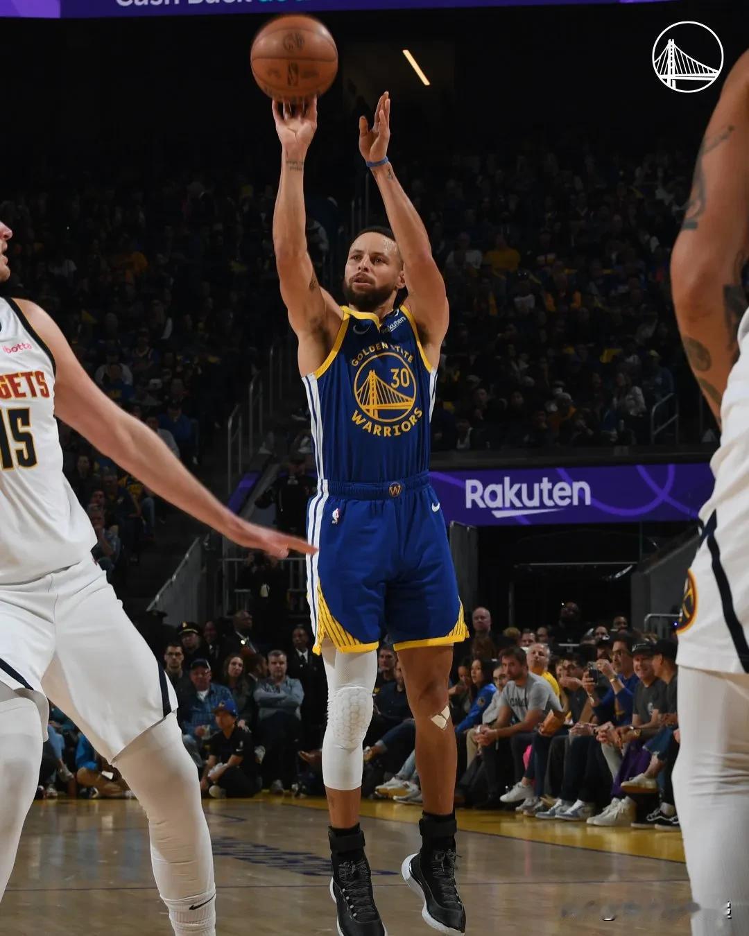 随着年龄的增长，斯蒂芬库里在常规赛中会更快感到疲劳，并且全年需要更多的休息。以供