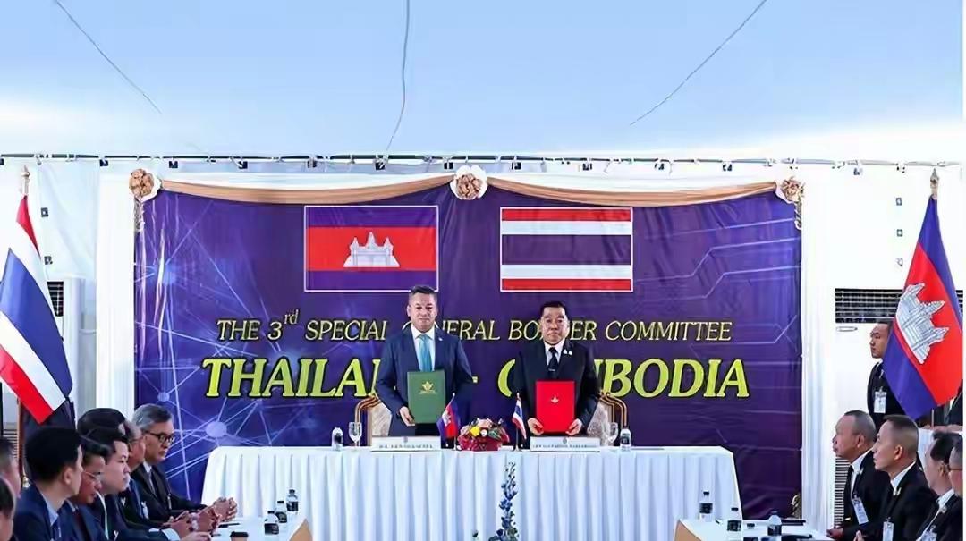 泰国突然停火没安好心！洪森亲手断了和平路，让柬埔寨输得太冤