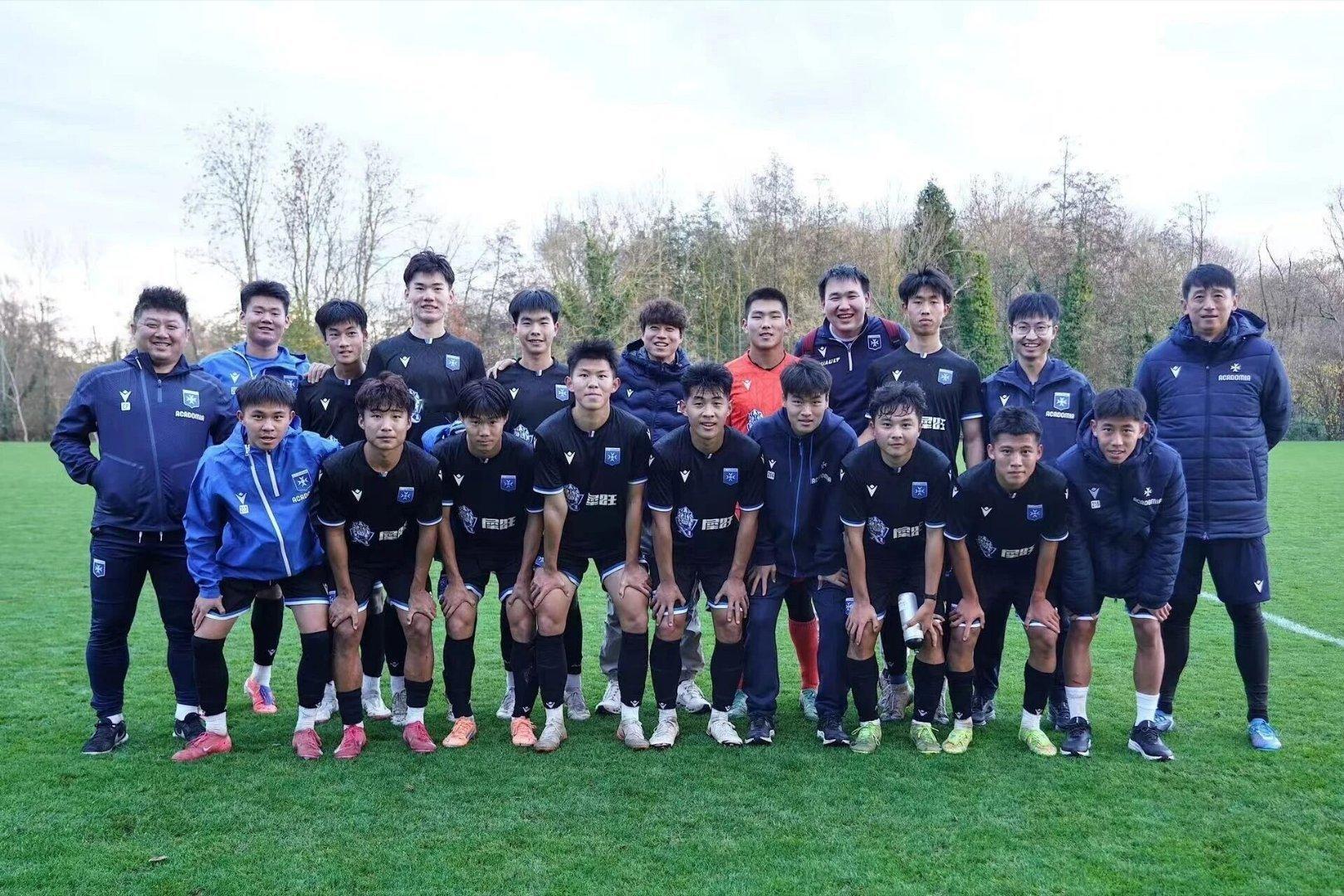 据山东省足协官方消息：抵达法国后首场90分钟热身赛，中国犀旺队对阵业余球队埃唐普