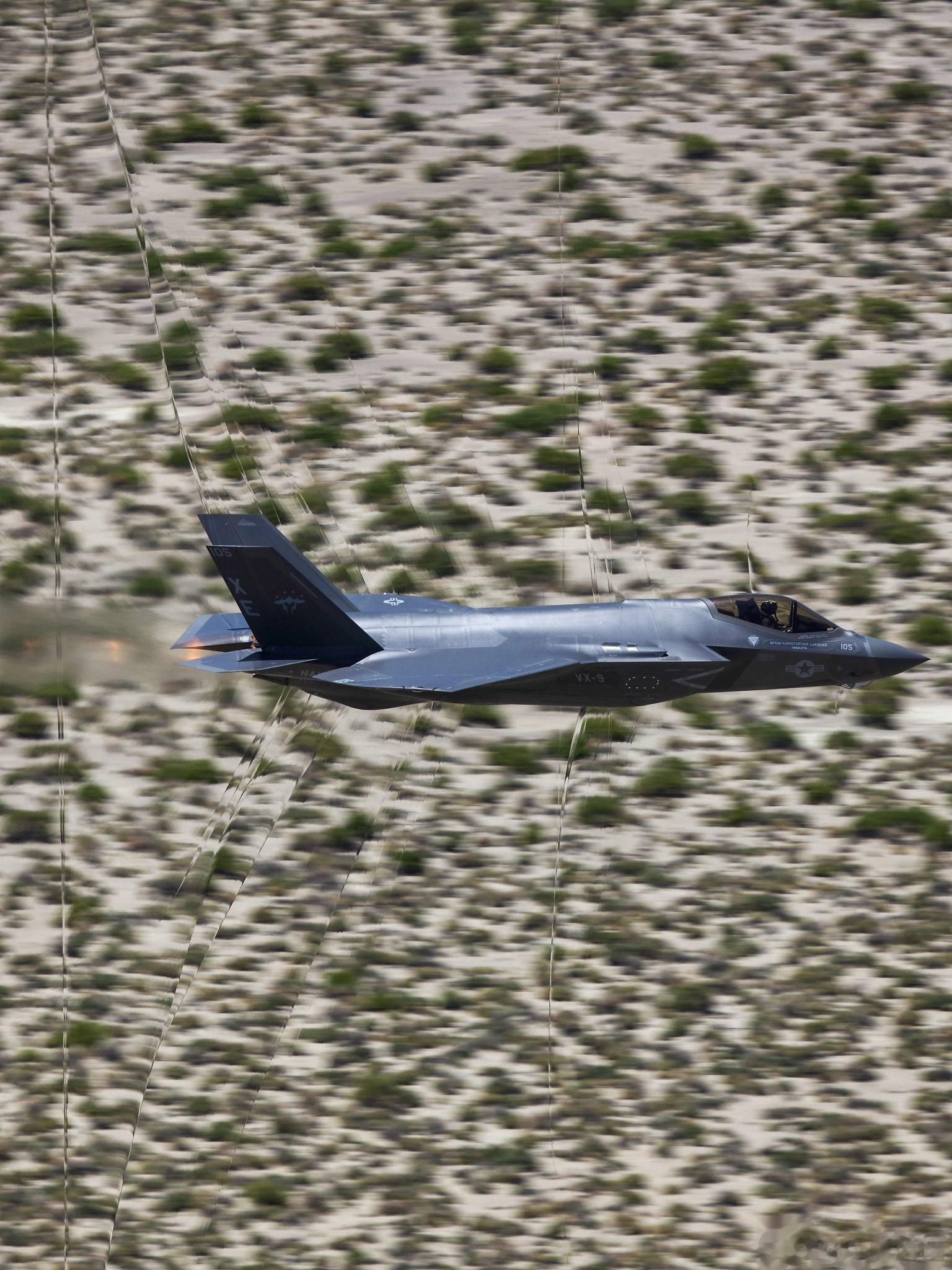 F-35C夸张的激波#航空[超话]##武器装备[超话]# ​​​