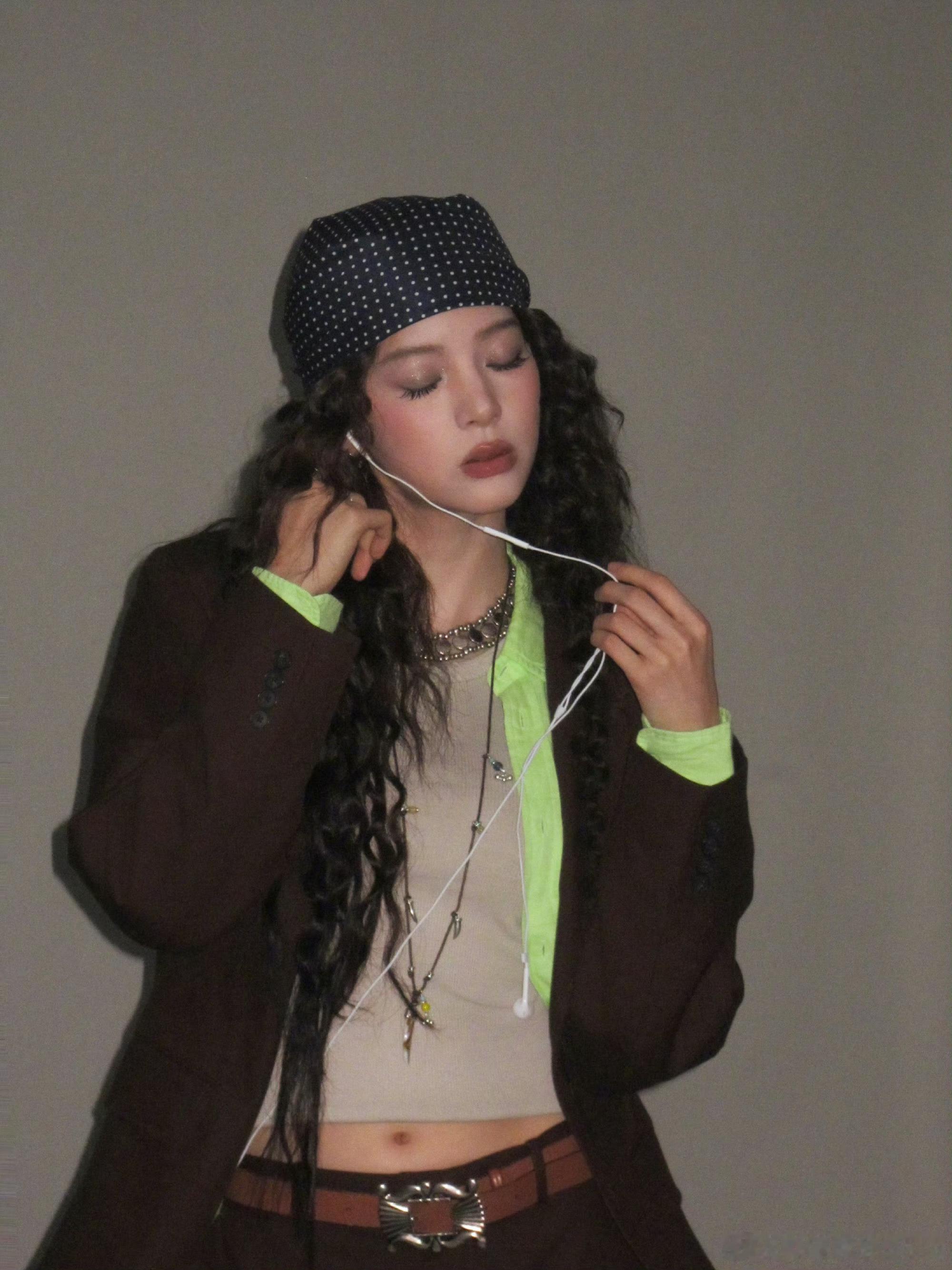 欧阳娜娜窦靖童周五直播见欧阳娜娜歌王之战海报谁被这组帮唱搭档惊喜到，欧阳娜娜助阵