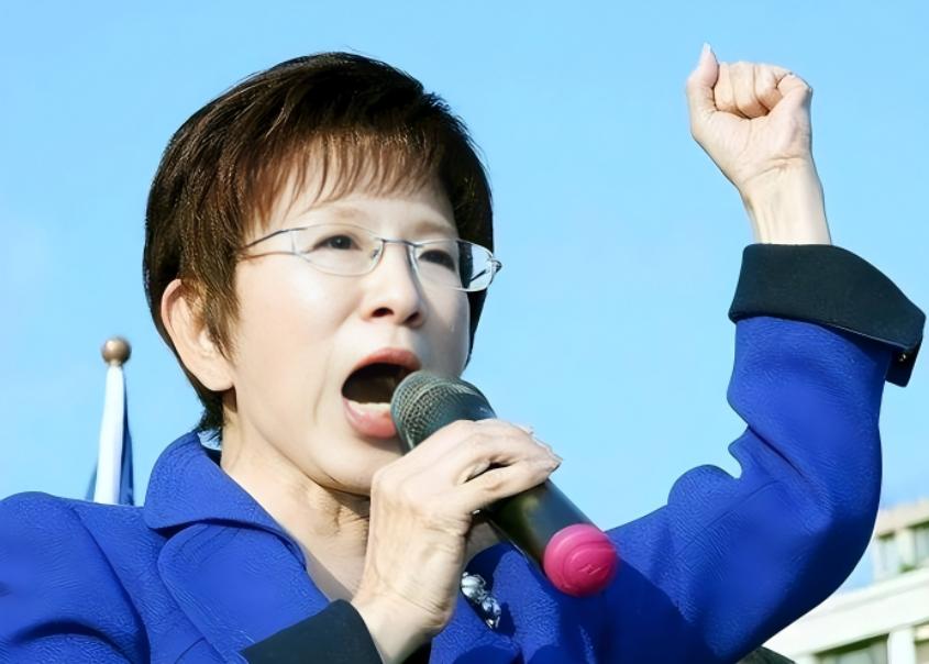 洪秀柱喊话大陆！
 
10月21日，台北一场活动上，78岁的洪秀柱接过麦克风，没