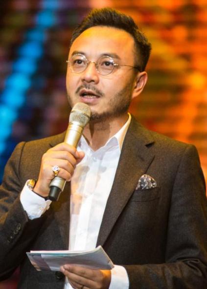 汪涵半夜发声明，给监狱妈妈做出品人是挂名

说自己没做好尽职调查，疏忽了。
然而