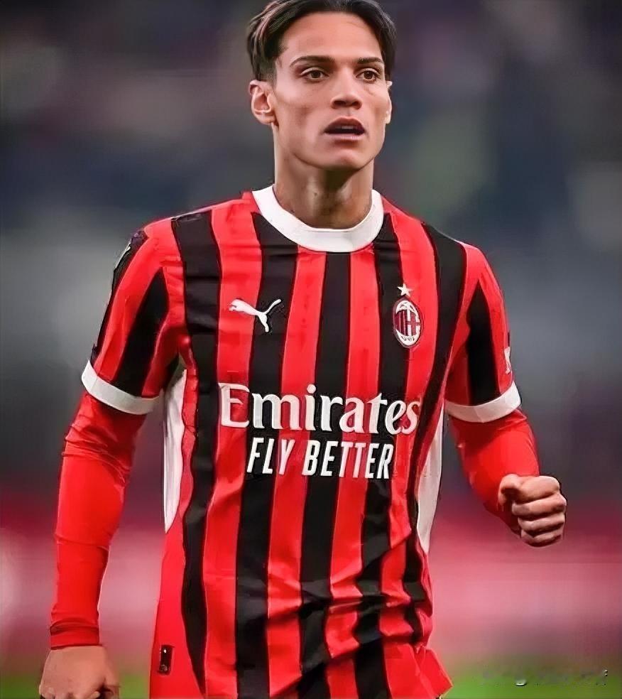 里奇任重道远！里奇改踢边后腰成为B2b式中场任重道远。这个事情不怪里奇，里奇是很