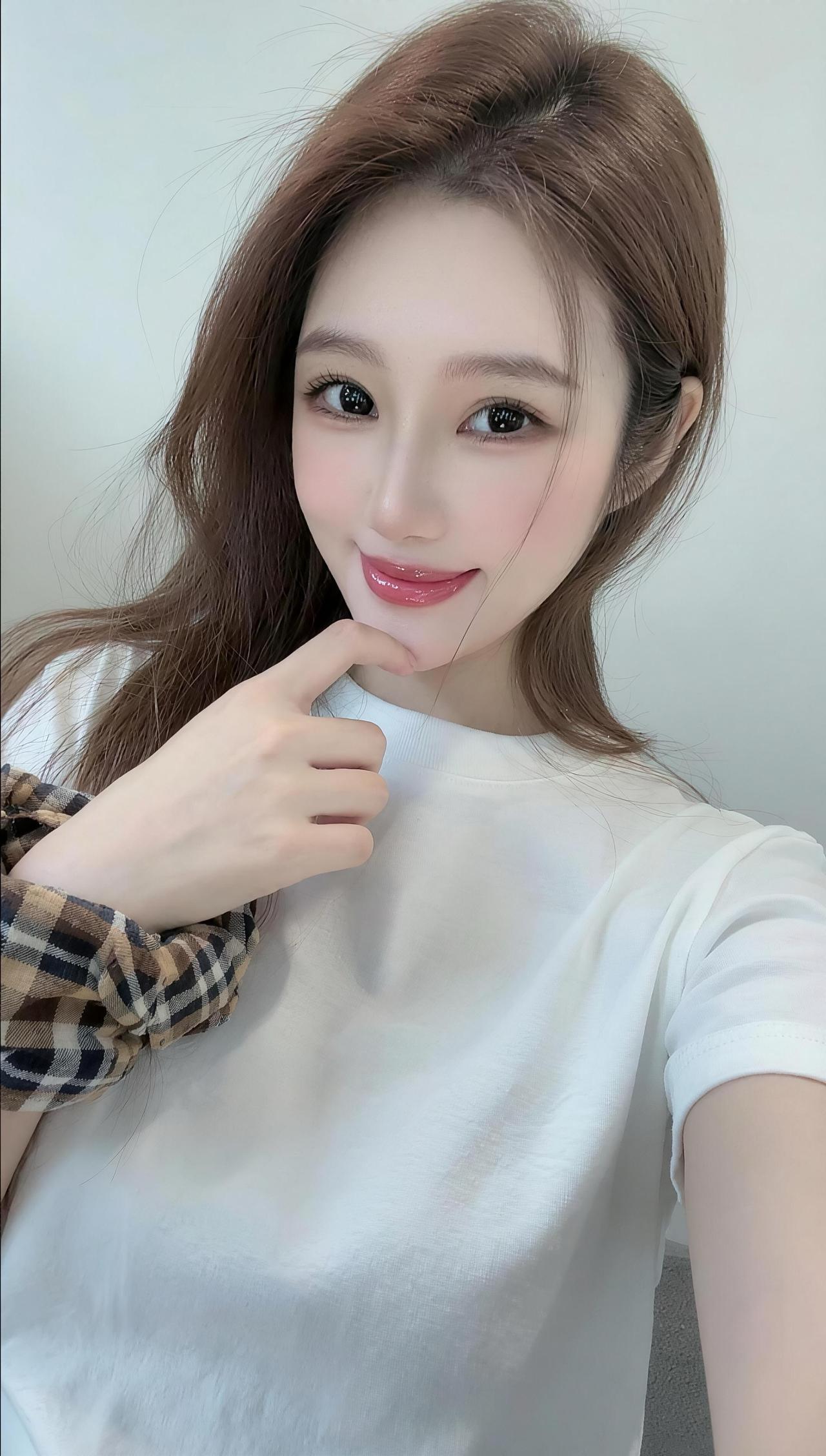 每个人都有自己的故事，或悲或喜或无奈，不接触深了，你永远都不知道这一个个经过的人