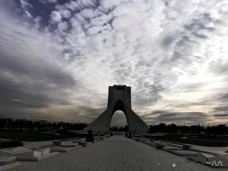 央视关注！伊朗携最高领袖信函见普京，三阶段方案直击美国软肋
 
新华社、央视最新