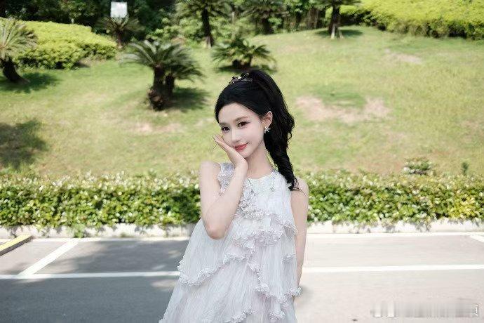 何宣林唱你曾是少年唱到哽咽 乘风2026 何宣林沉浸式演绎《你曾是少年》，练习时