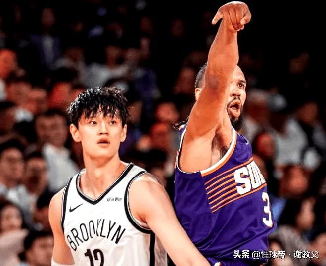 曾凡博疯狂折返跑，无奈nba新队友们不传球，游离于全队体系之外，只是凑个人数。
