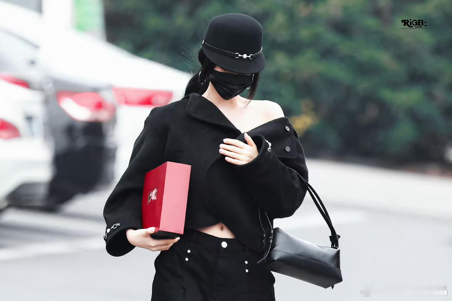 横店虞颂伊好喜欢这套好帅 