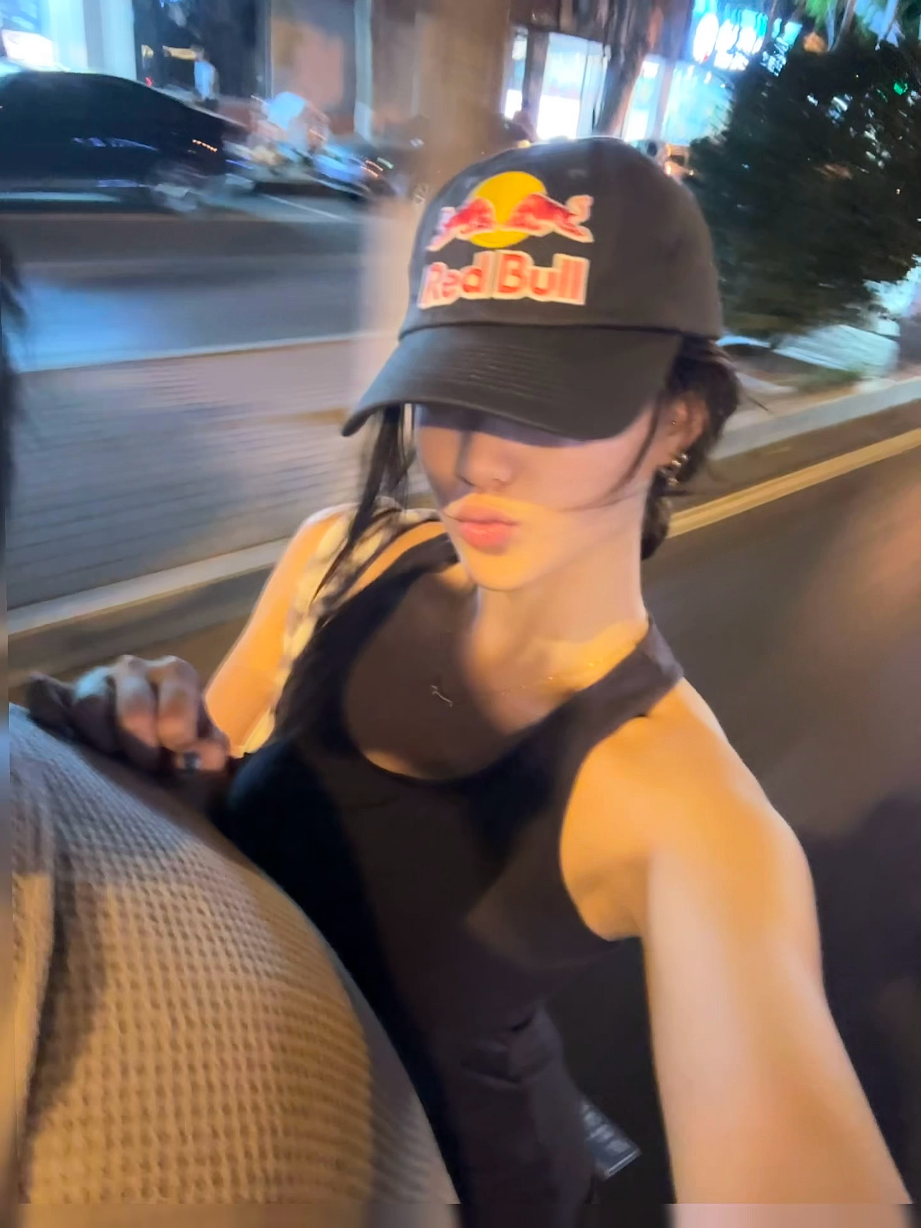里面有一张不是我我看谁能发现吧？ 
