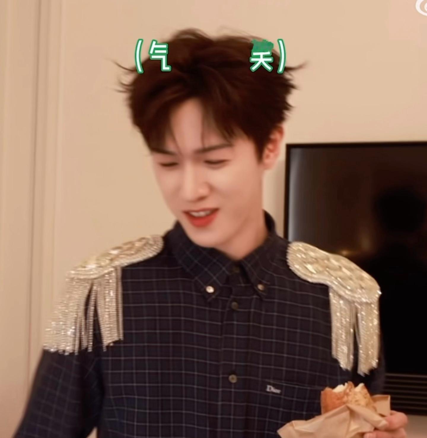 “我能怎么办嘞 我也很绝望啊” 