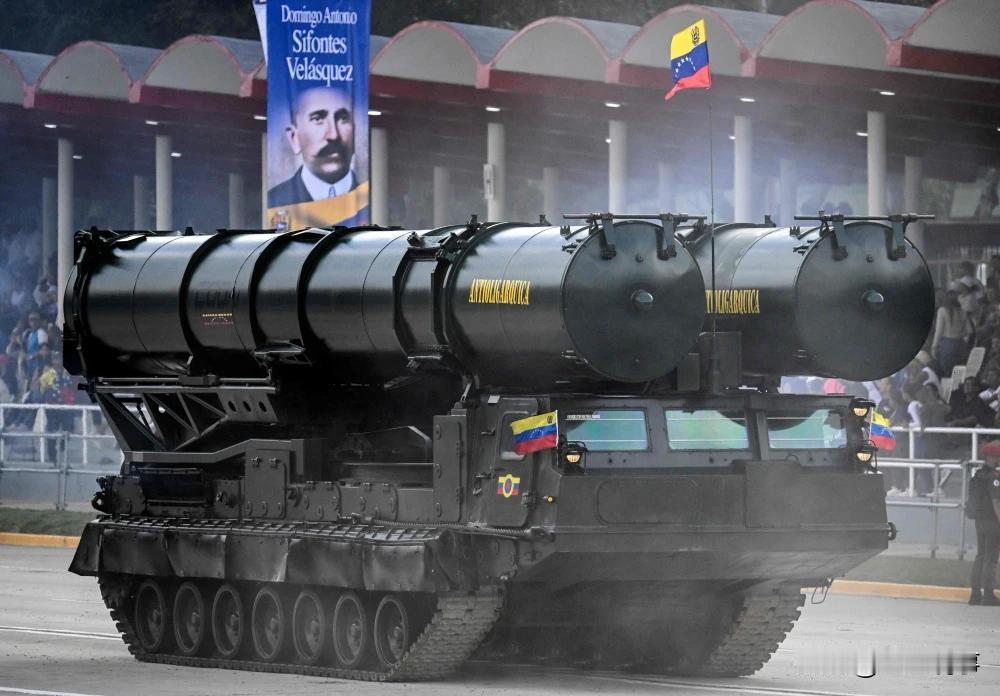 中国拒绝美国无理要求，持续采购委内瑞拉石油。针对美军在加勒比海突袭抢夺中方相关石