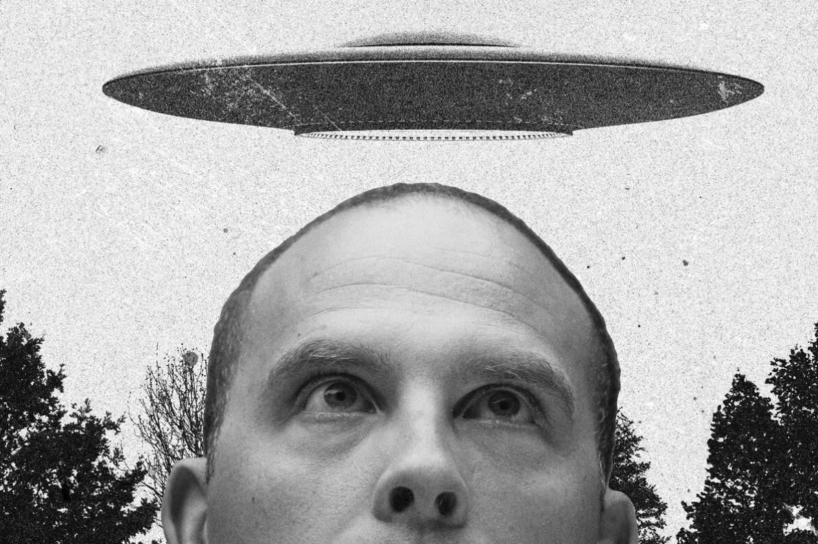 美国议会讨论了外星人问题。一名美国前国防部情报官作为明星证人发言。他说；美国有外