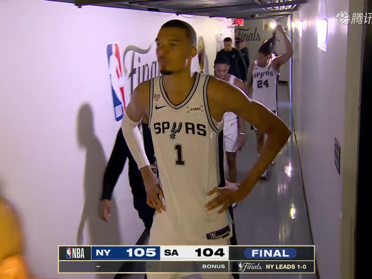 年轻的代价啊！文班还得历练尼克斯vs马刺nba总决赛 尼克斯2比0马刺