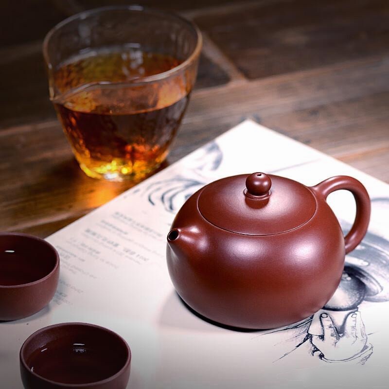 昨晚喝茶喝多了睡不着，早上起不来，这放假生物钟全乱套了。 