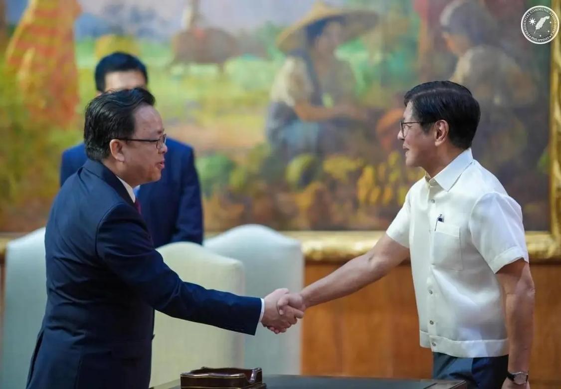 马科斯还是太嫩了，以为抱着美国的大腿，就可以在南海兴风作浪，殊不知，听别人话坏自