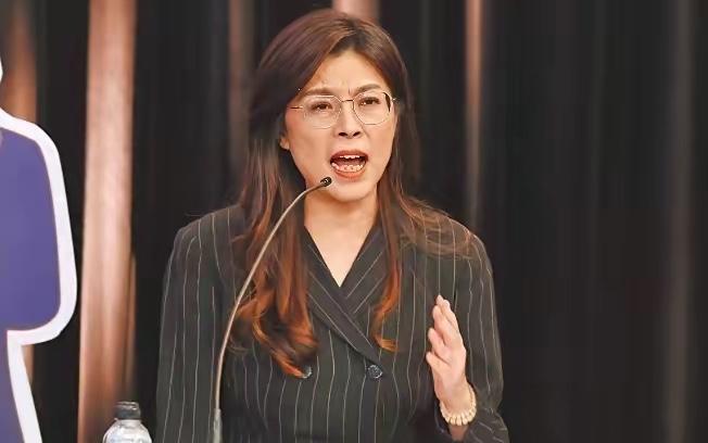 郑丽文表态，现阶段不接受统一！

郑丽文直言现阶段不接受统一，还扯和平架构当借口