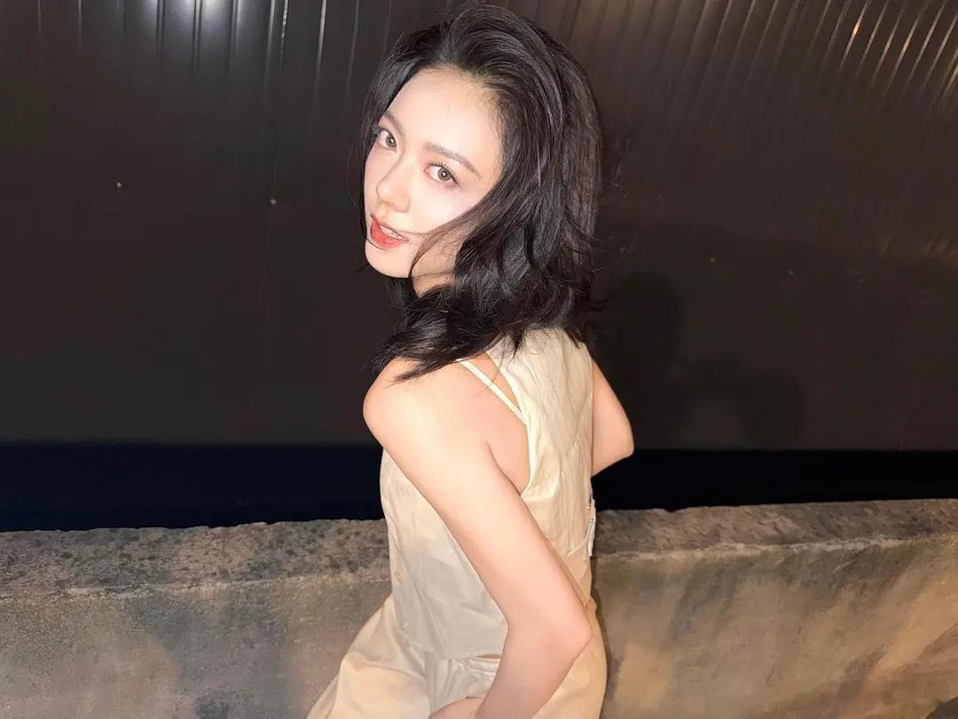 赵今麦发际线是不是有点高 ​​​