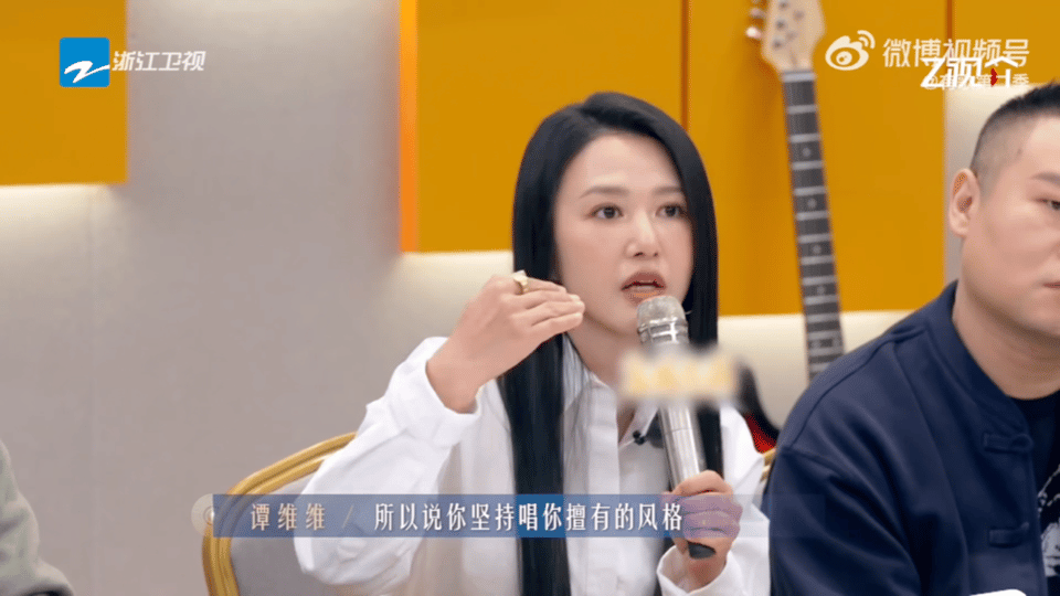 谭维维对白小白说你没有问题有歌 好喜欢谭维维这段点评，像一股春风！她肯定了白小白