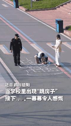 他们好像都跳错了，没有再跳回去；
他们好像也没跳错，因为回不去了 。