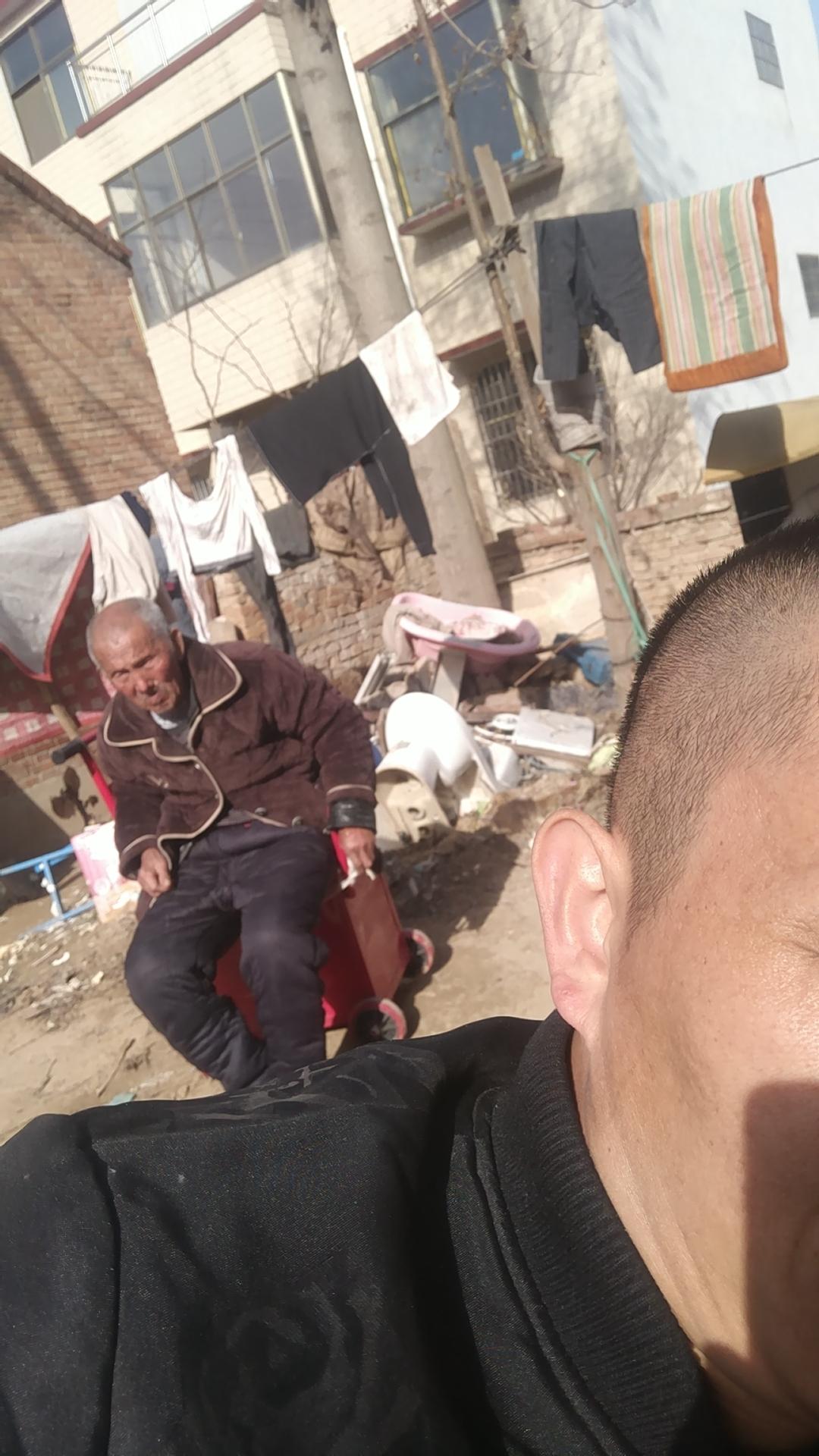 愿父亲母亲大人天堂安康岁岁平安！儿孙想念你们！怀念父辈 一生勤劳节俭的母亲 感恩
