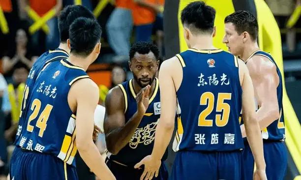广东96：78广厦，对广东队员打分评判如下：


一支球队真正的麻烦，往往不是缺
