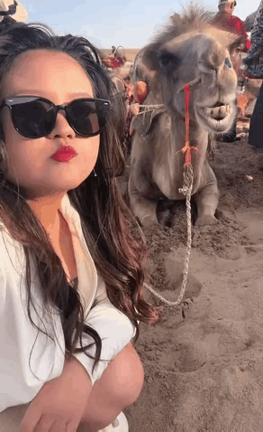 图一：还别说，妹子学的那叫一模一样。
图二：这样的菜，这样的价钱，贵吗？