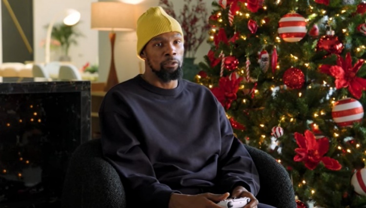 当被问及从篮球中学到了哪些可以应用到现实世界的经验时，杜兰特在《Boardroo