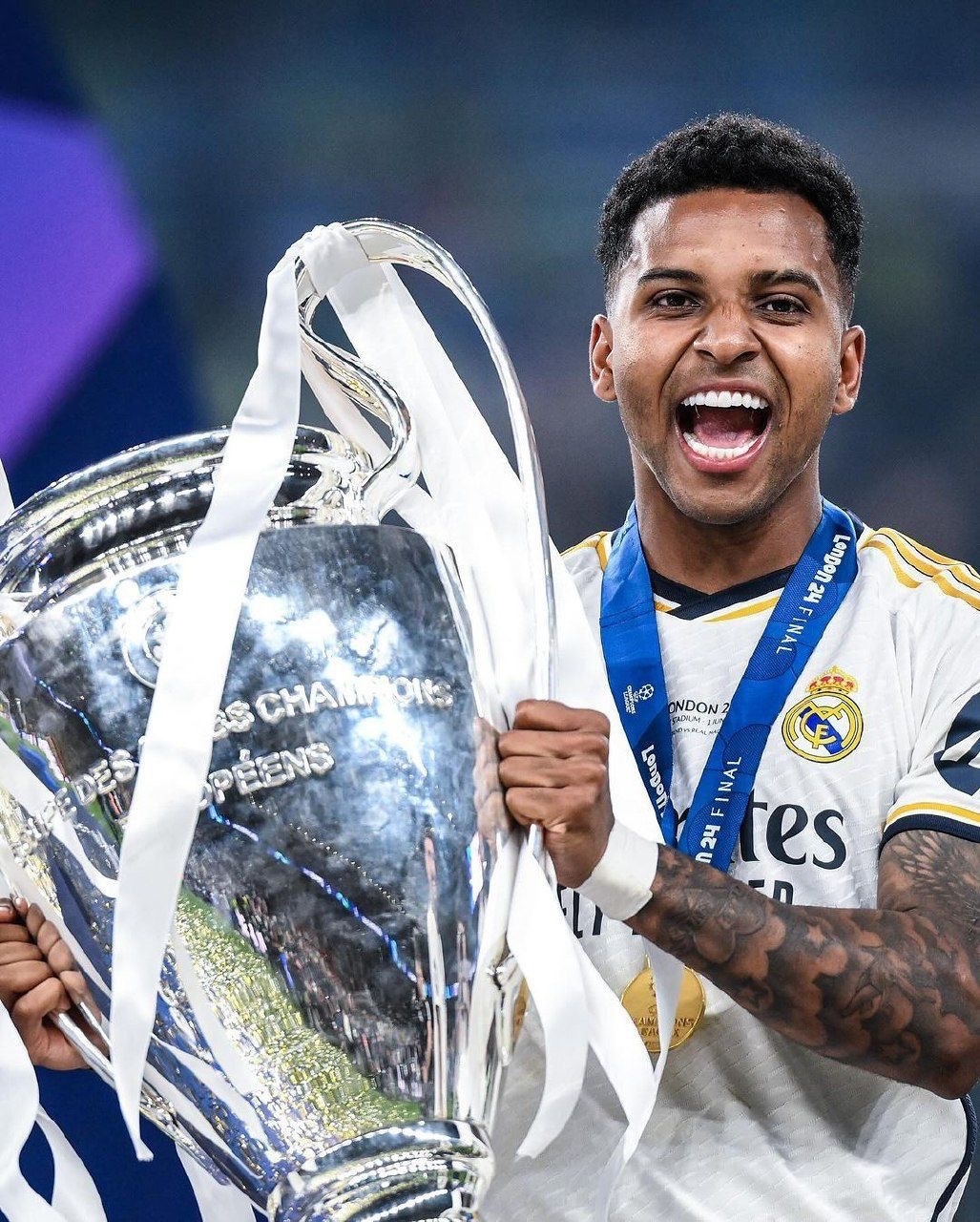阿斯：罗德里戈希望留在皇马。halamadrid ​​​