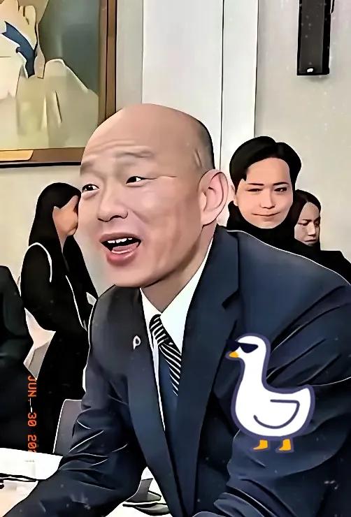 以前总有人问我，到底什么样的人才算是个彻头彻尾的“两面派”？今天看到这出戏，我算