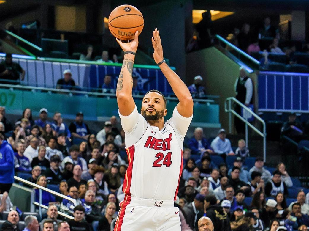 咋就突然遭冷落了？热火全明星鲍威尔仅出手9次，热火惜败黄蜂！

热火客场126: