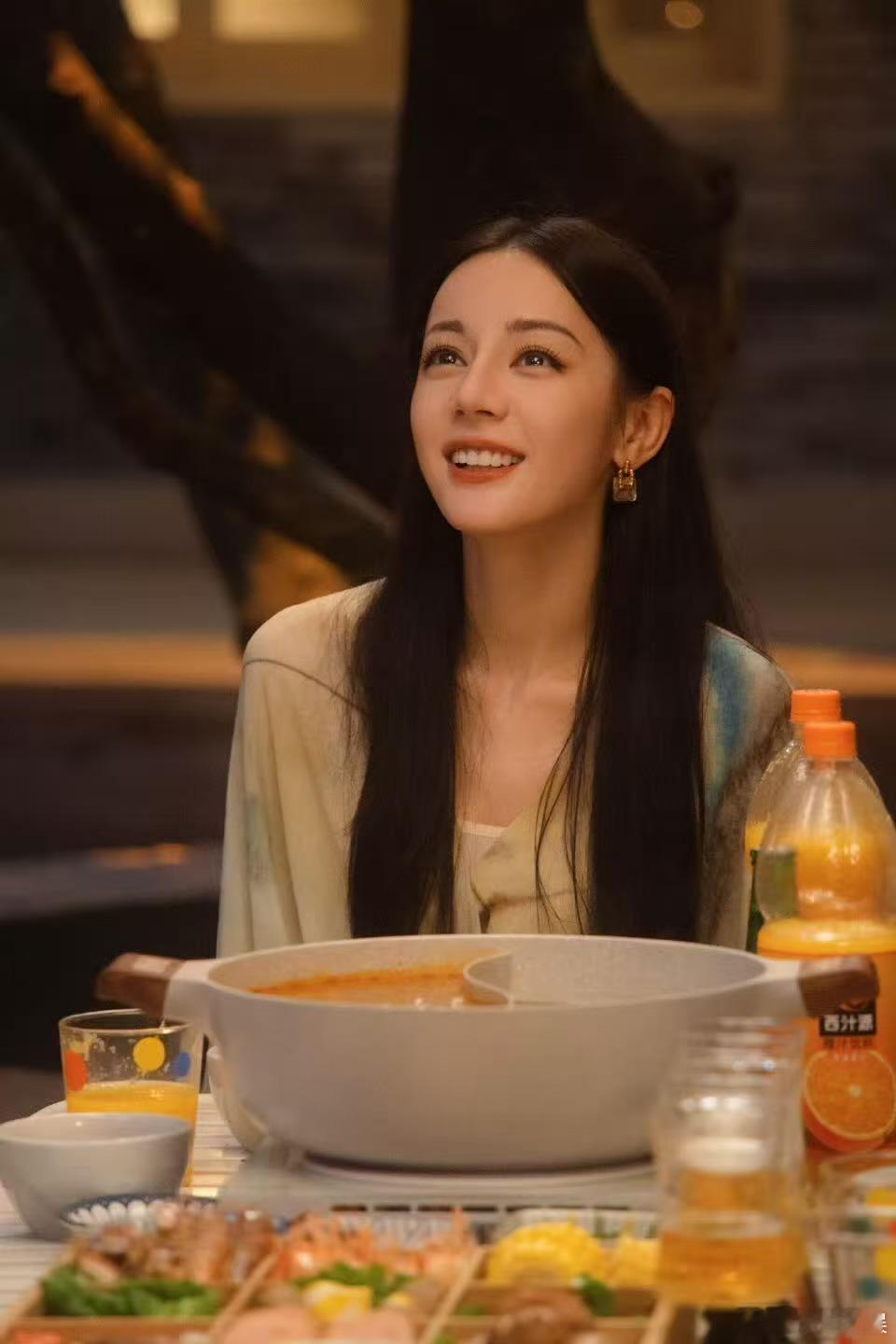 迪丽热巴聂九罗中秋祝福热巴愿你中秋喜乐常伴热巴愿你中秋喜乐常伴，绝了， ​​​