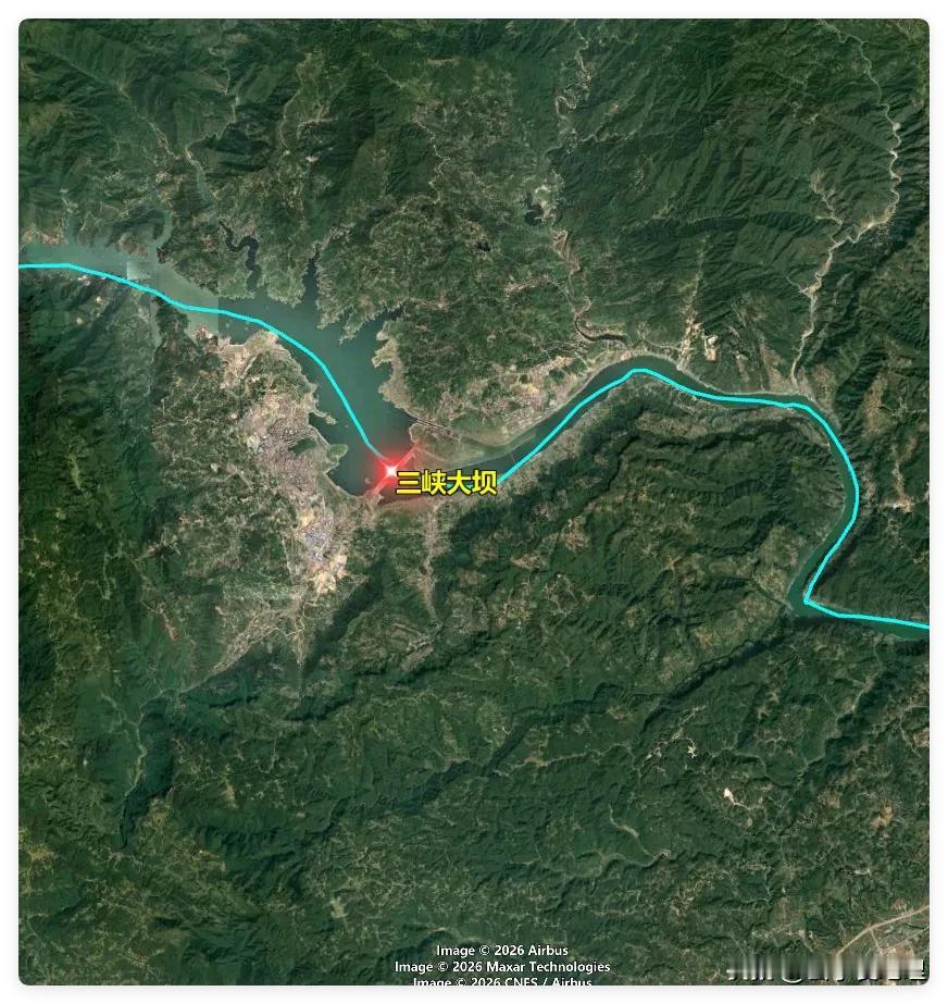 三峡大坝下鱼群泛滥，四处可见百斤重的大鱼，专家却不让捕捉
你敢相信吗，站在湖北宜