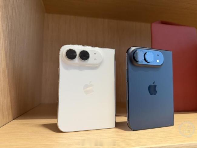 iPhoneDuo PuraXMax市场上这三台手机外形很相似，价格华为的更有优