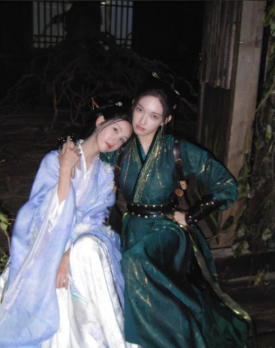 超级可爱的两个宝宝！[抱一抱][抱一抱][抱一抱]祝嘟嘟和潇潇杀青大吉！！ 期待