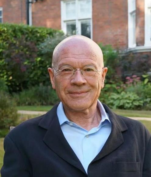 英国学者放话：世界乱成这样，根源终于找到了！中国做对了关键一步。

可能有人不认