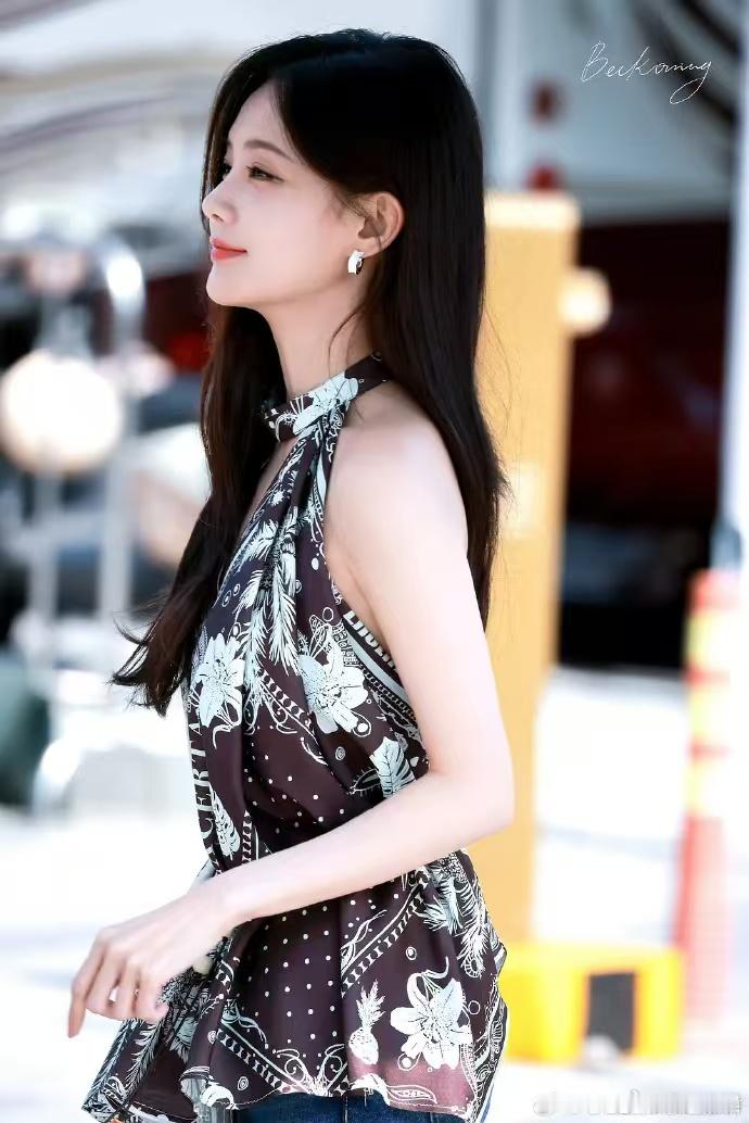 李一桐美人余东方卫视上星播出李一桐美人余只有李一桐有艺名李一桐新剧《美人余》正式