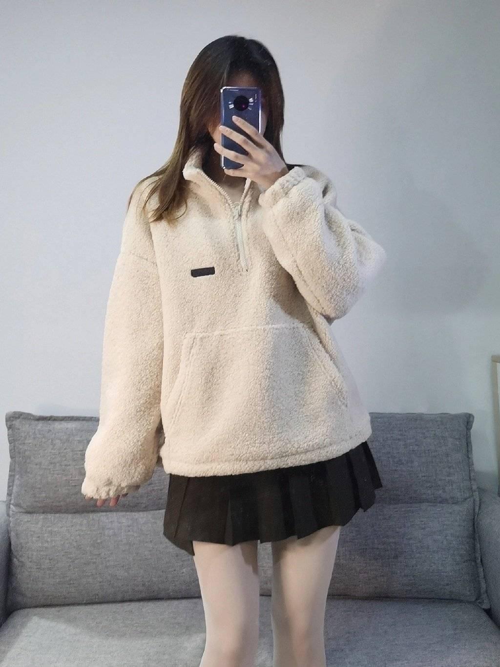 把我借给你一天你会带我去干啥？
吃好吃的？
去游乐园？
还是去看电影？