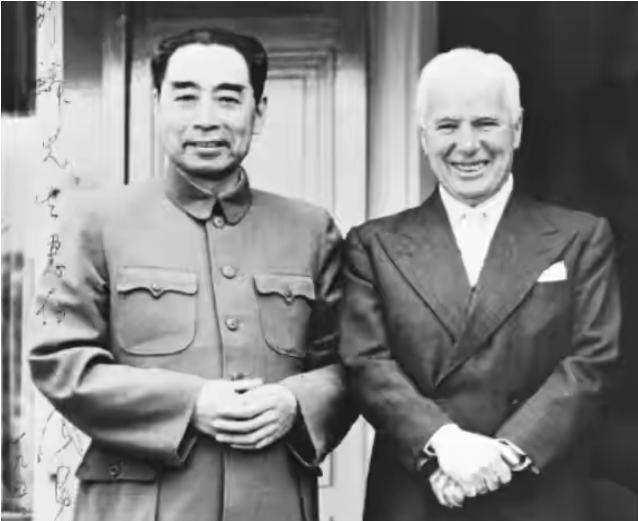 1954年，周总理请卓别林吃饭，饭桌上，卓别林指着一旁的茅台问道：“能送我一瓶吗