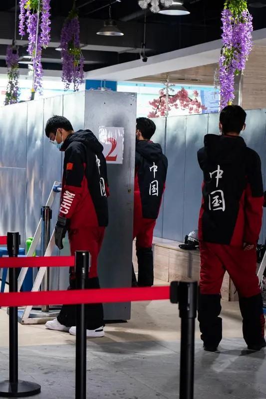 林孝埈转籍中国意义非凡。对他个人而言，这是运动生命的救赎。2019 年，他因训练