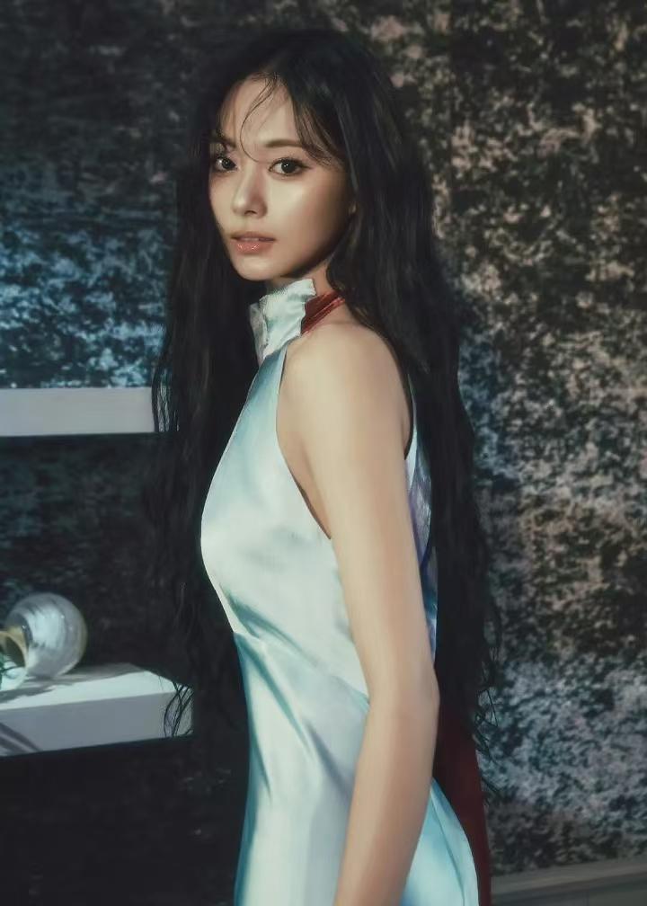 TWICE周子瑜绝美Solo预告照