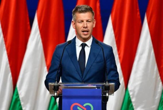 匈牙利换了亲欧派的新总理，而俄罗斯就靠这一点拿捏匈牙利。
 
前段时间，匈牙利迎