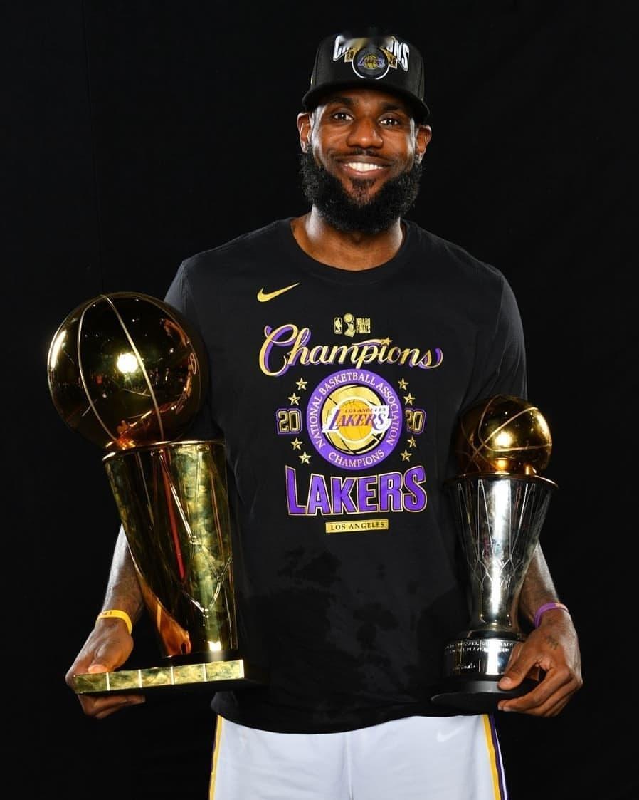 🎂 祝老詹姆斯41 岁生日快乐🎂詹姆斯 评论区留下你心中最难忘的詹姆斯封神瞬