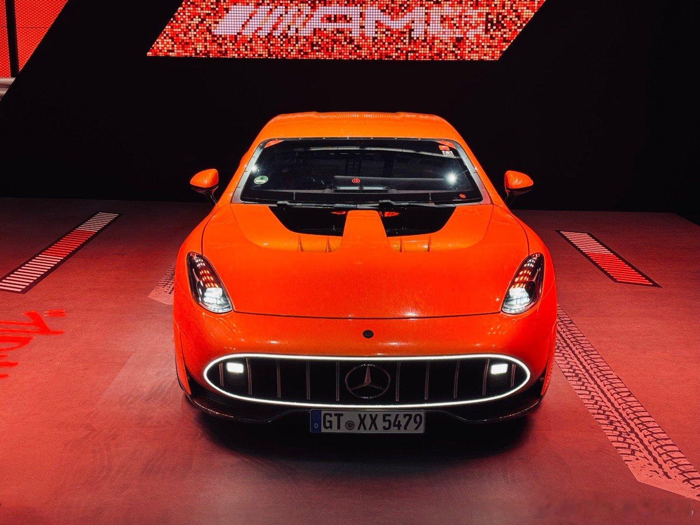 广州车展奔驰展台确实是不一样先来看看AMG GT XX破了纯电行驶纪录后车都没洗