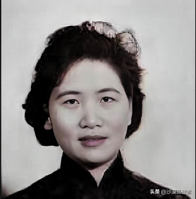 1975年，台湾首富的妻子杨娇，因受不了丈夫出轨，毅然放弃豪门生活，带着3000