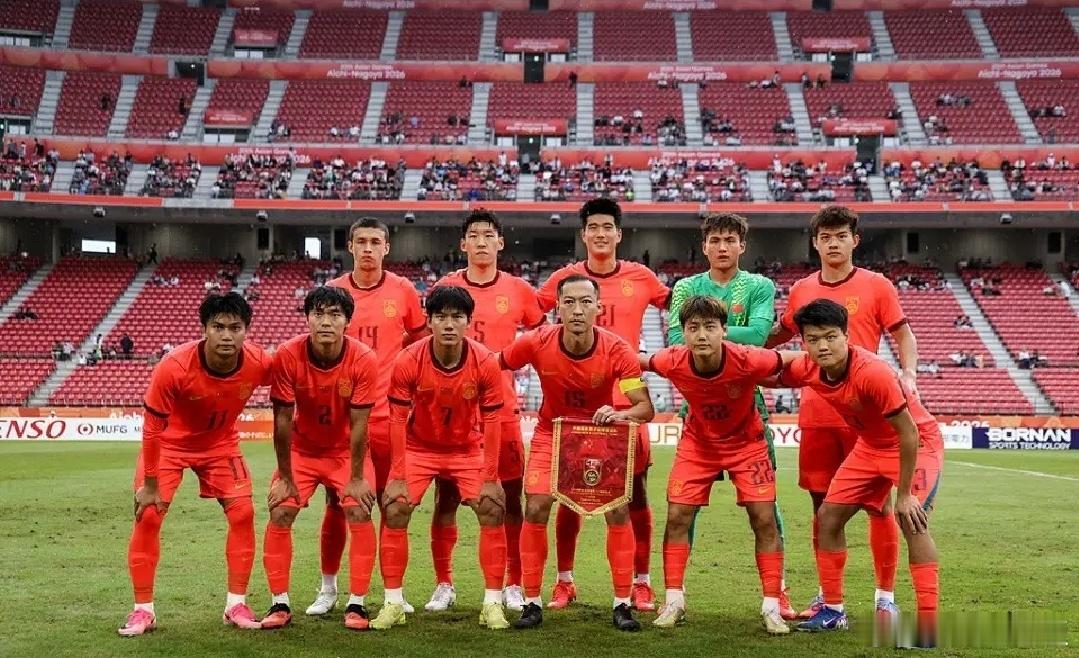 28年新突破！亚运国足半决赛首发出炉，两位置存竞争，韩国五星旅欧强攻仅剩1天！亚