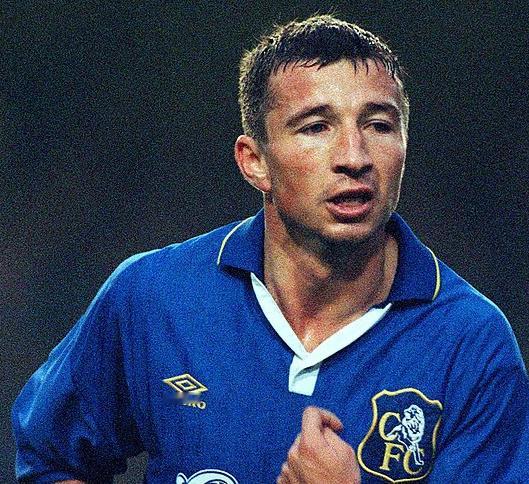 前英超名将患病用中药治疗据外媒报道，57岁的罗马尼亚名宿丹-佩特雷斯库正在与一种