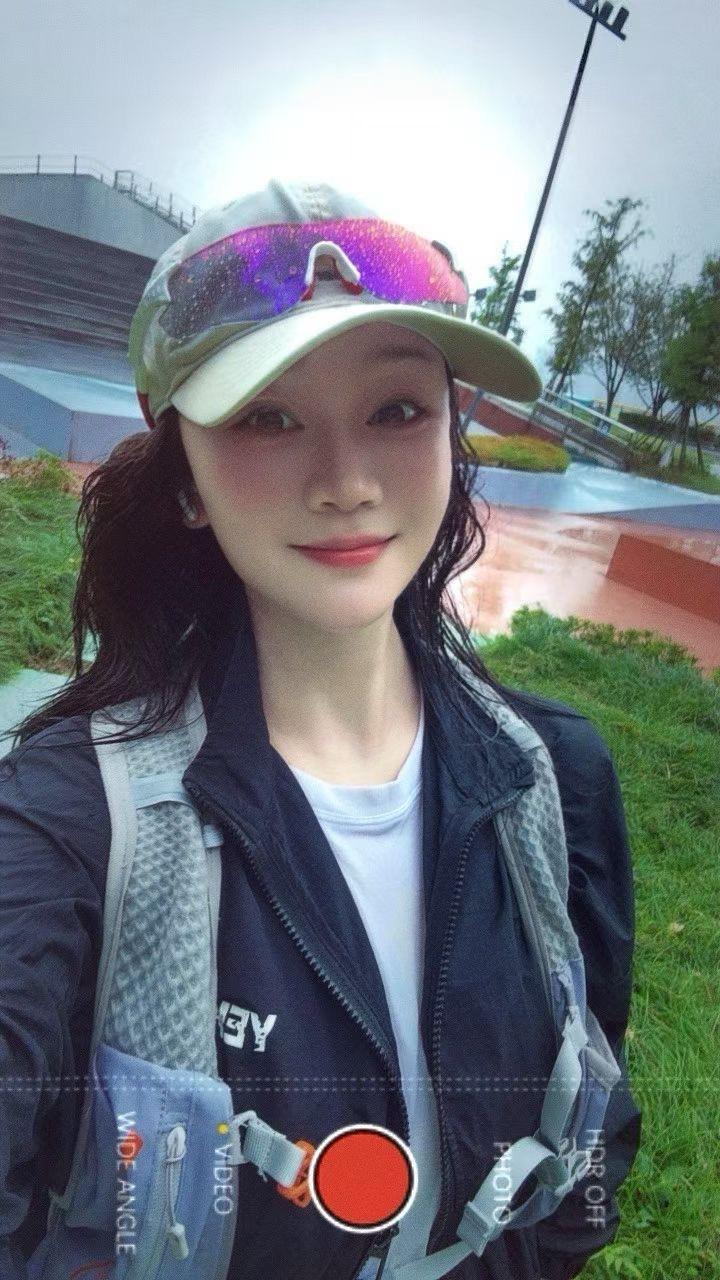 十月百公里目标完成✅ 不论何时愿我们都能自洽，学会在在安静的时光里，强大自身♥️